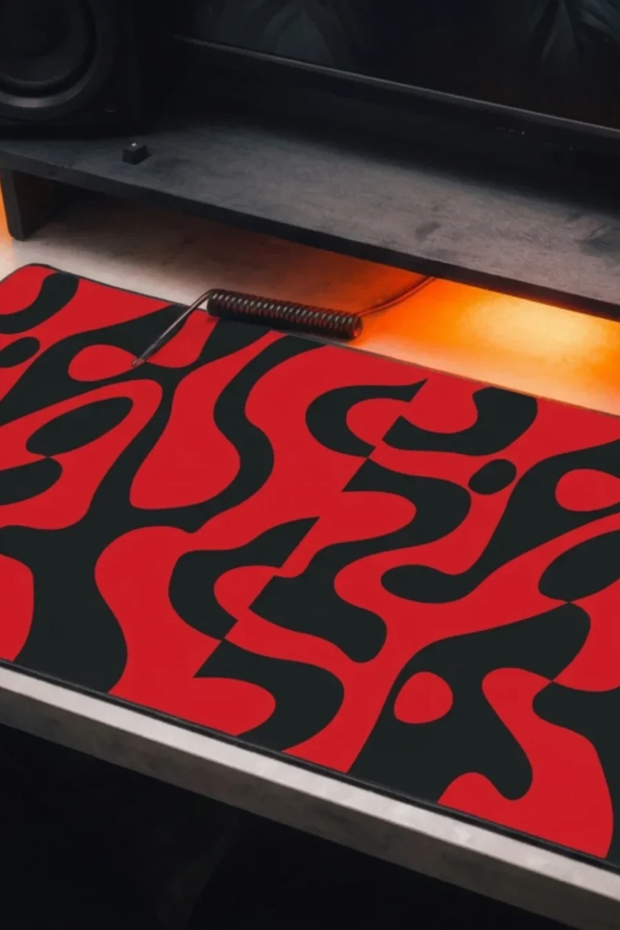 STATIC MAZE — Abstract Desk Mat